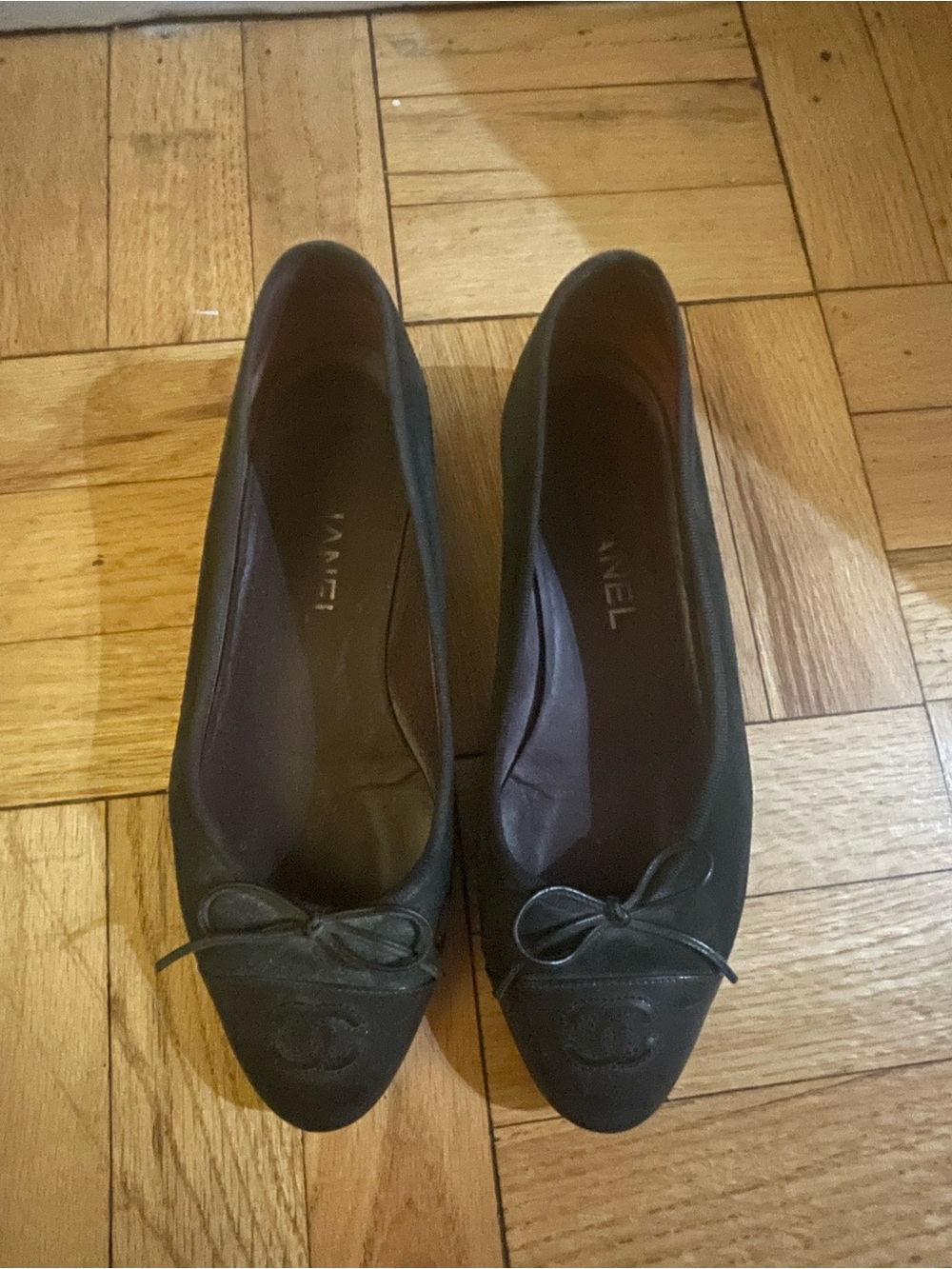 CHANEL Black Suede Ballet Flats with Bow and CC Emblem